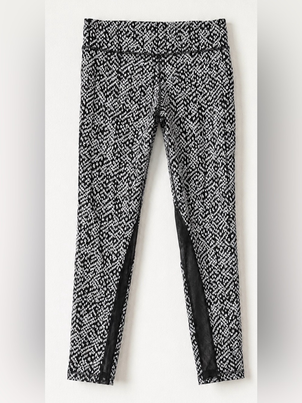Nike Dri-FIT Black & White Patterned Mesh Leggings